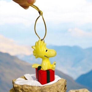 Vtg 60s Peanuts Woodstock Yellow Bird on Christmas Present Ornament Japan Gift